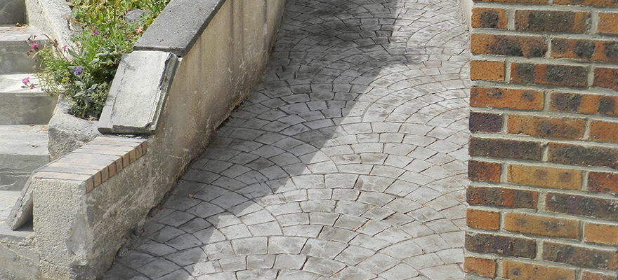 allee-jardin-beton-imprime