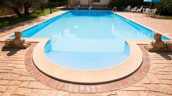 Piscine béton décoratif