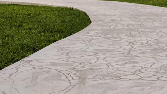 Allée de jardin béton