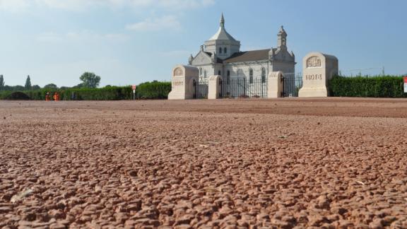 place-public-beton-drainant-colore