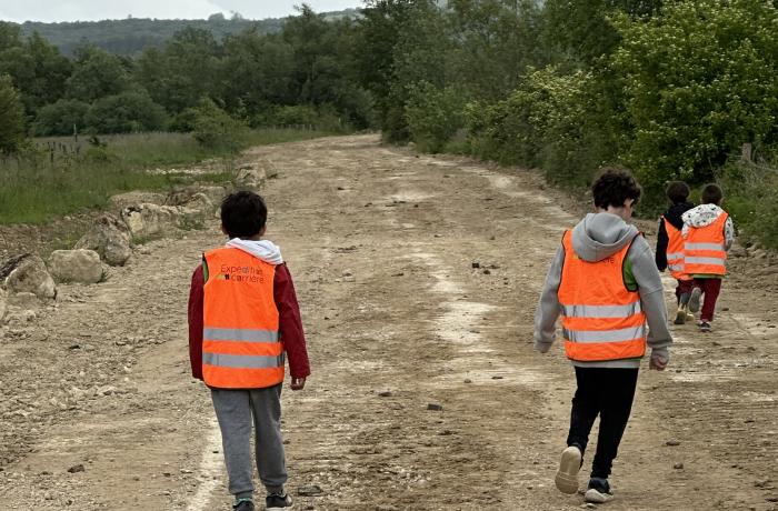 Elèves du périscolaire de l’école de Vandières sur le parcours 